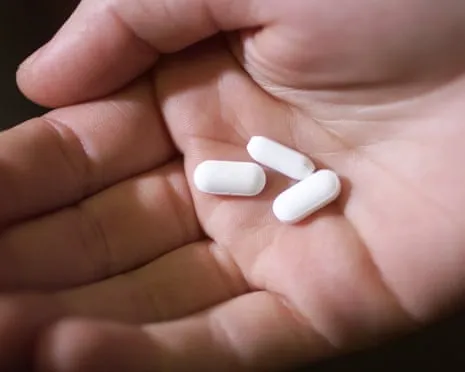 Aspirin Shows Major Benefit in Stopping Bowel Cancer Return, Trial Finds